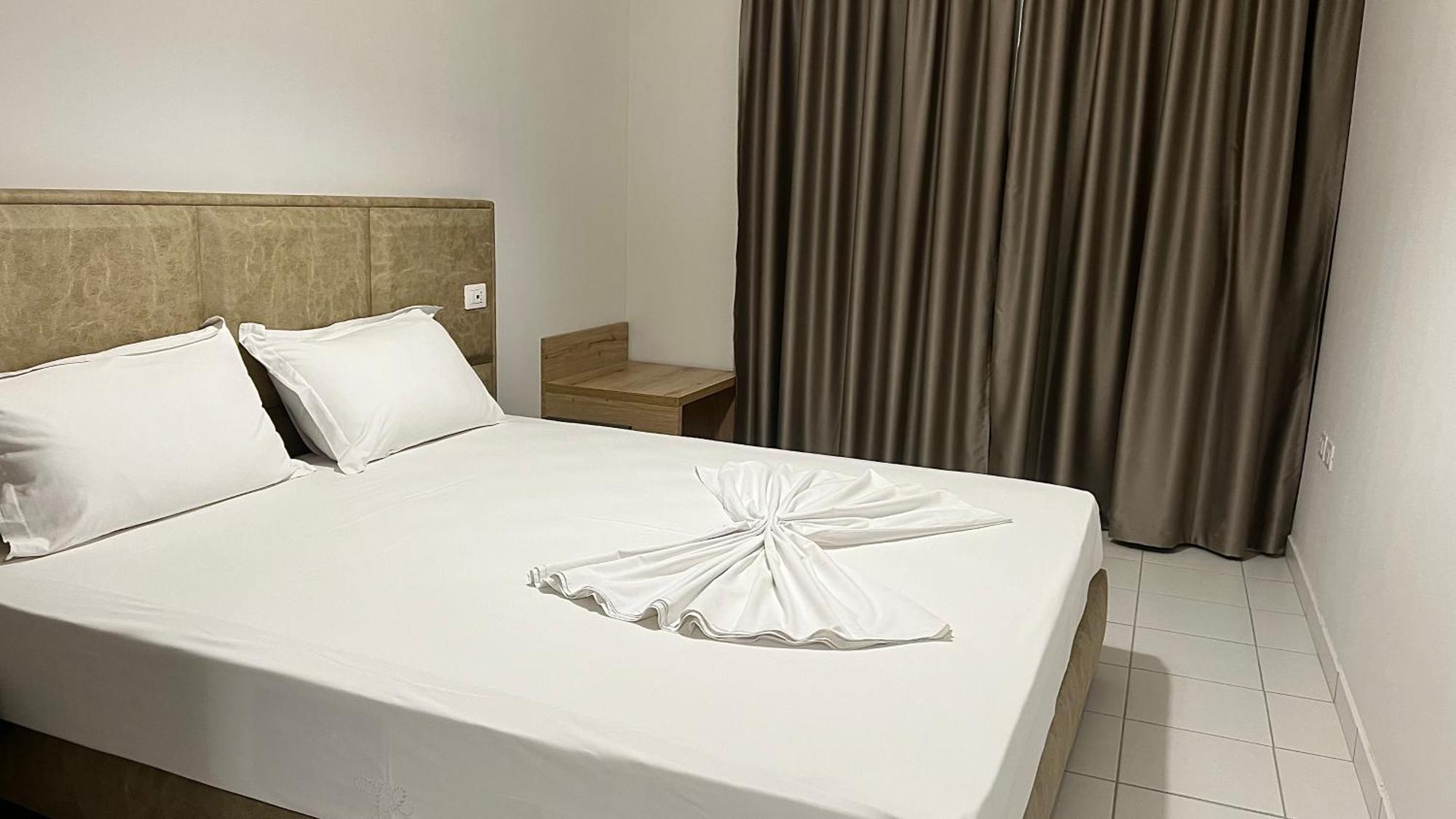 Marina Premium Hotel & Apartment Vlorë Δωμάτιο φωτογραφία